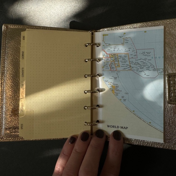 Yves Saint Laurent - Picture 4 of 5